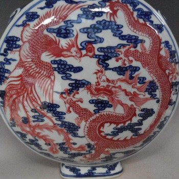 釉里紅扁瓶的歷史現(xiàn)金收購價(jià)格