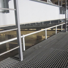 山东专用环保设备镀锌格栅板走道网格踏步板钢构搭建镀锌钢格板