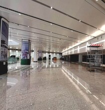 北京大兴机场的内装吊顶图片