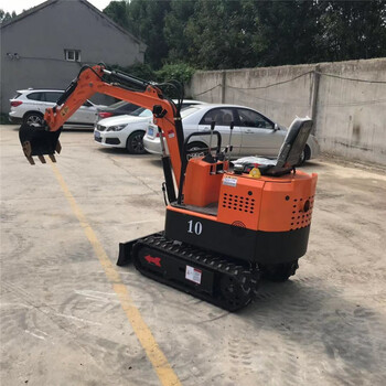 山東多功能小型挖掘機國產(chǎn)小型挖掘機履帶式小型挖掘機