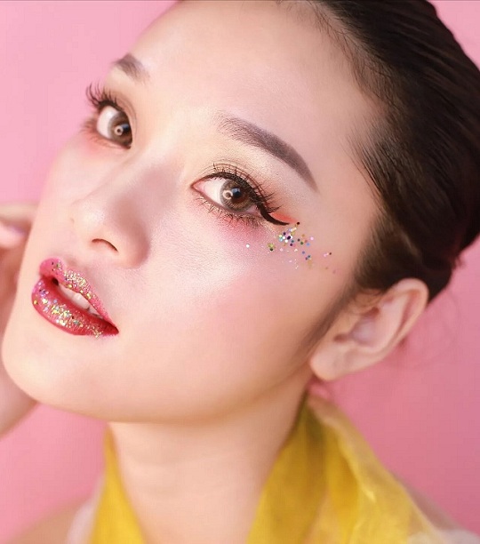 張家口化妝培訓(xùn)學(xué)校_化妝學(xué)校_娜美國際學(xué)校