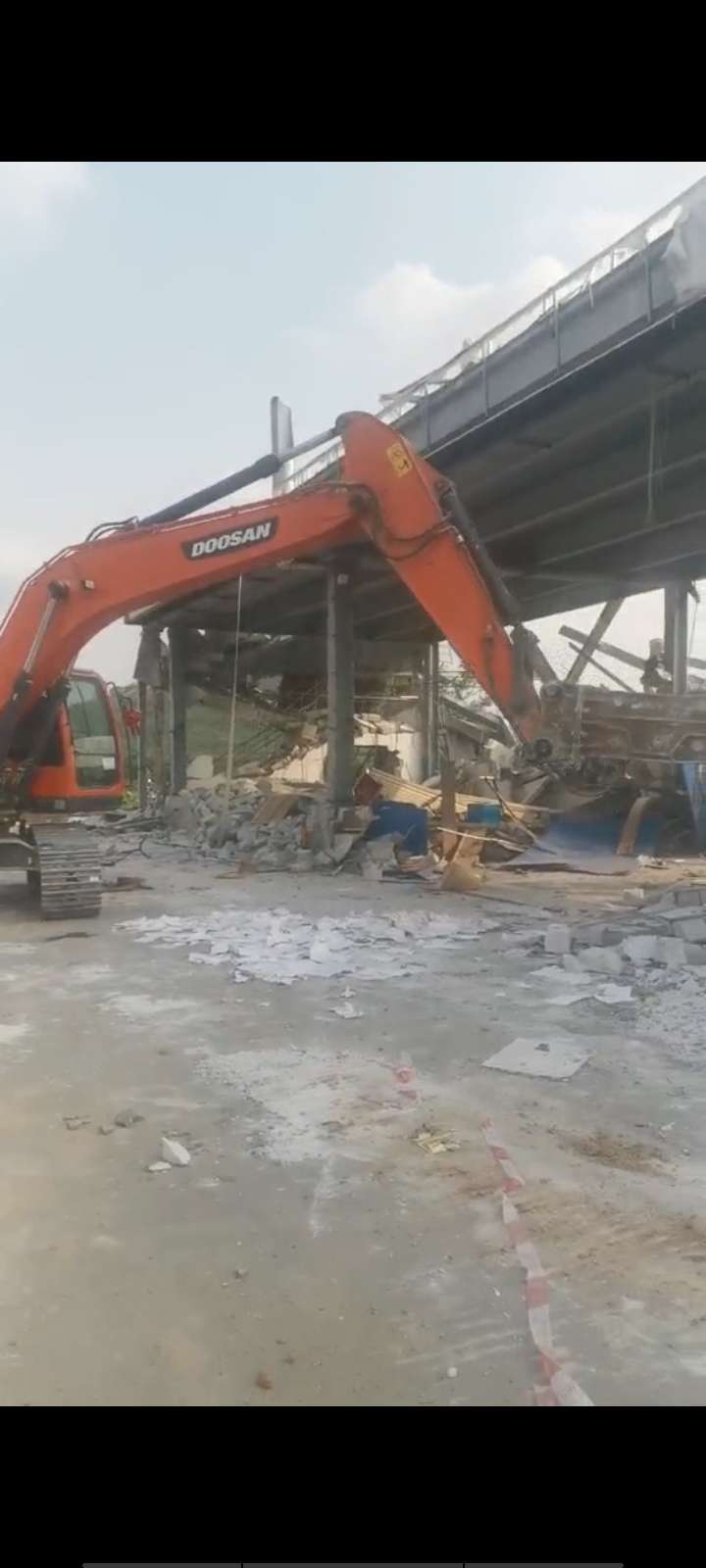 石龙镇施工设施的拆除