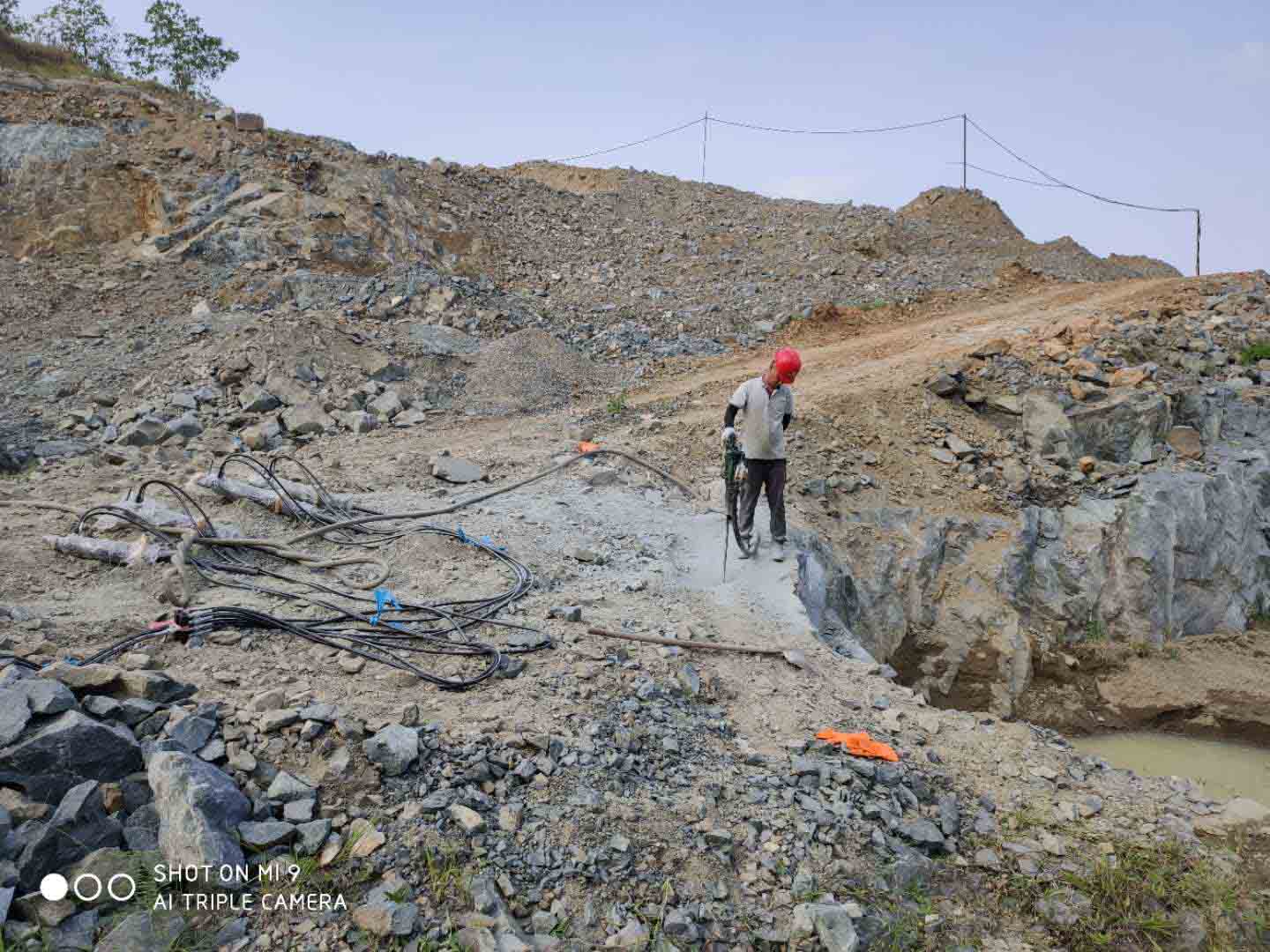 江西上饶劈裂机原理路基开挖劈裂机厂家