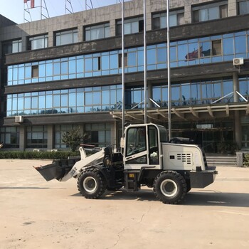阜康冬天養(yǎng)牛場(chǎng)清糞矮棚裝載機(jī)建筑工地矮棚鏟車馬力大