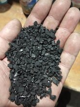 长期回收椰壳2-4mm净水废活性炭图片