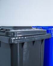 八方格240L环卫塑料垃圾桶环保耐酸耐磨耐腐蚀