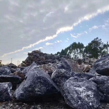 浙江湖州黑山石，黑山石别墅庭院造景