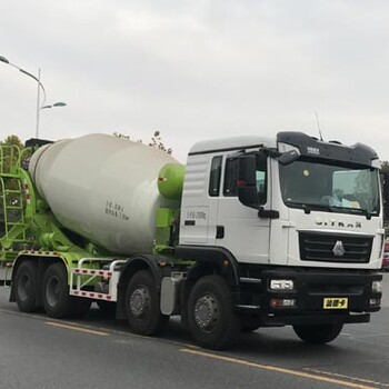 湖北华一专汽重汽搅拌车,洛阳制造混凝土搅拌车厂家