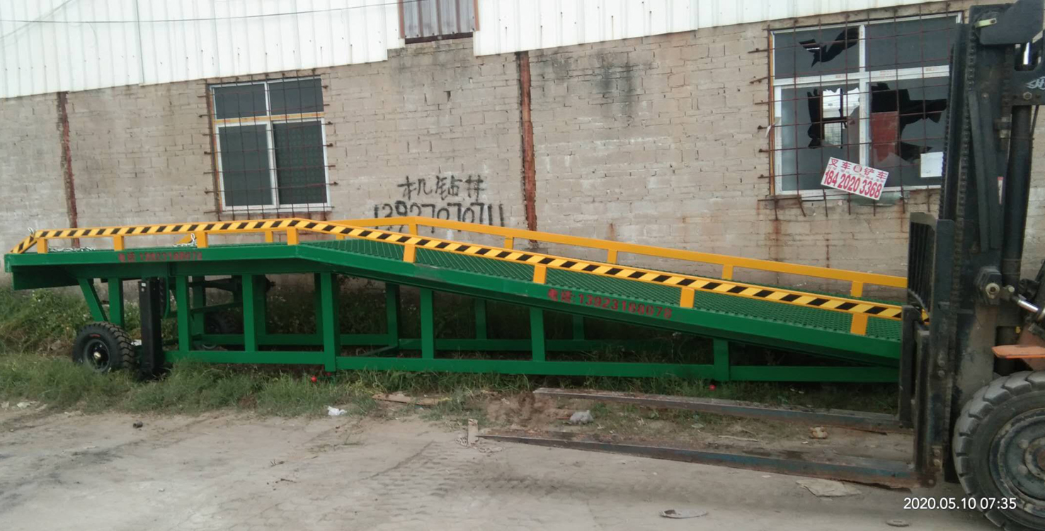 東莞固定式登車橋 叉車輔助裝車平臺(tái)參數(shù)