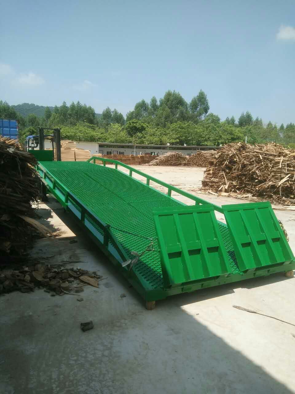贵港货车高度调节板 板材装柜平台10米