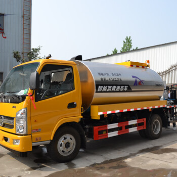 小型藍(lán)牌瀝青灑布車，藍(lán)牌智能瀝青灑布車價(jià)格廠家