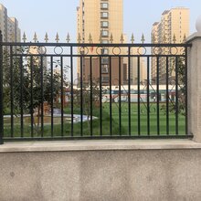 铁艺护栏施工知识山东程诺建材厂家供应图片
