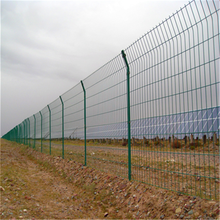 高速公路双边丝护栏网硬塑养殖隔离围栏果园圈地河道铁丝网防护栏