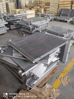 現(xiàn)貨供應(yīng)小松挖掘機(jī)PC650-8水箱21M-03-21110
