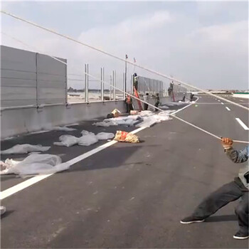 聲屏障廠家供應(yīng)小區(qū)金屬隔音屏高速公路聲屏障道路聲屏障施工