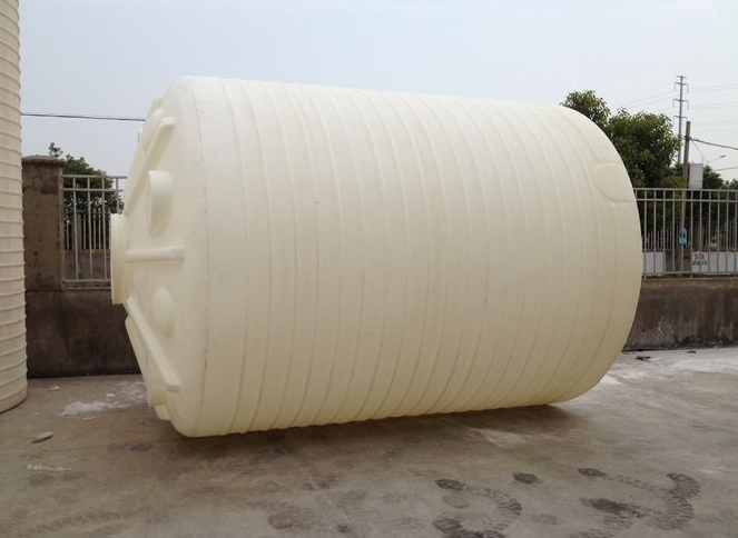 临汾30吨甲醇储罐  15立方塑料水箱当地厂家