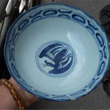 清代青花玲珑瓷碗拍卖价格是多少