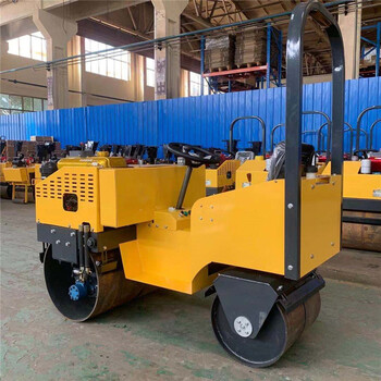 YLJ1500座駕式壓路機(jī)1.5噸全液壓座駕式雙輪壓路機(jī)