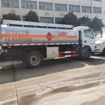 重庆厂家8吨加油车价格实惠,油罐车