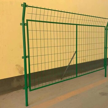 电镀、热镀、喷塑，浸塑公路护栏网隔离网市政护栏