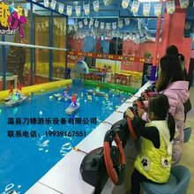 电动儿童游乐遥控船水上无线遥控军舰儿童游乐项目方向盘遥控船图片