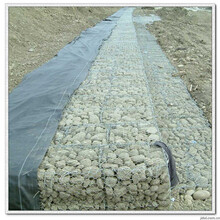 河道治理镀高尔凡石笼网PVC墨绿包塑石笼网