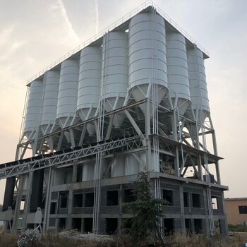2HZSJ180H提斗式頂置攪拌站環(huán)保節(jié)能、占地更小