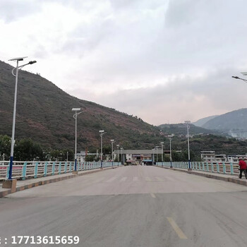 四川新農(nóng)村道路建設(shè)6米太陽能路燈
