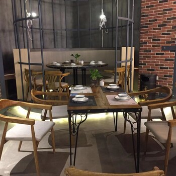 深圳中餐厅餐桌椅酒楼铁艺餐桌款式酒楼实木餐桌定做