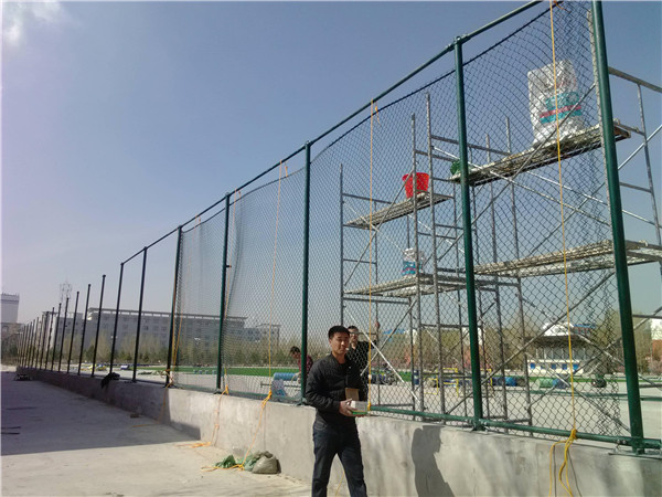 高爾夫球場圍網學校球場護欄定做新疆博爾塔拉