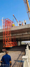 桥梁横竖向排水管安装可以用来施工的设备