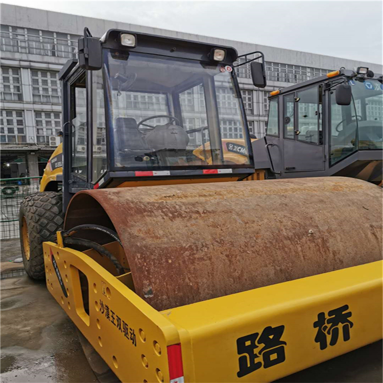 鐵門關(guān)22噸壓路機(jī)交易市場 二手徐工22噸壓路機(jī)急售