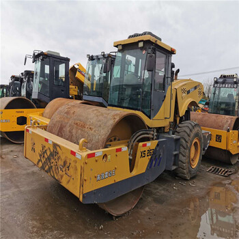 新鄉(xiāng)二手壓路機(jī)價格二手26噸壓路機(jī)轉(zhuǎn)讓