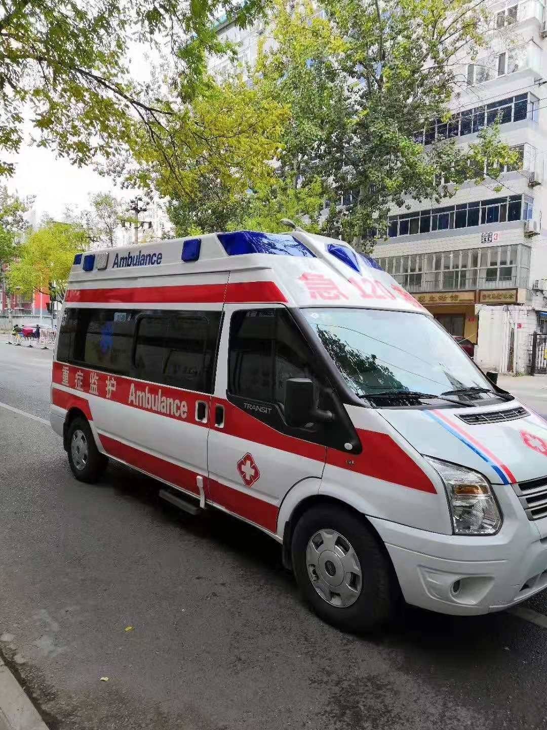 拉萨救护转院救护车救护车电话