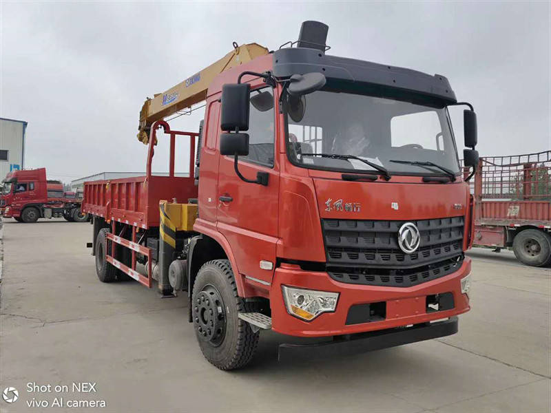 上海東風10噸徐工隨車吊
