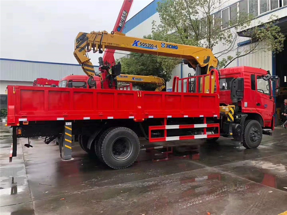 天津陜汽德龍隨車吊8噸五節臂吊機