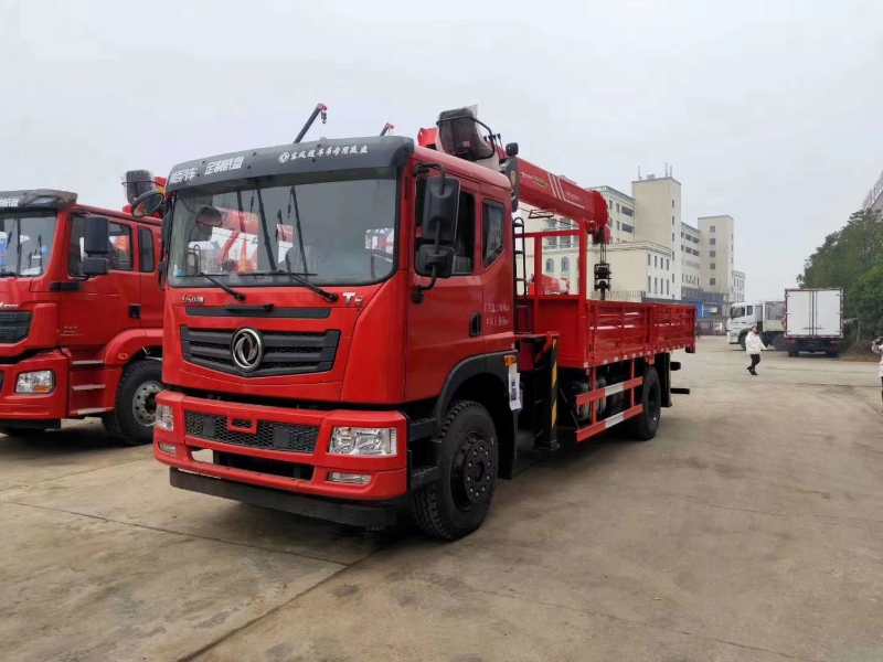天津東風隨車吊6.3噸8噸徐工隨車吊廠家價格
