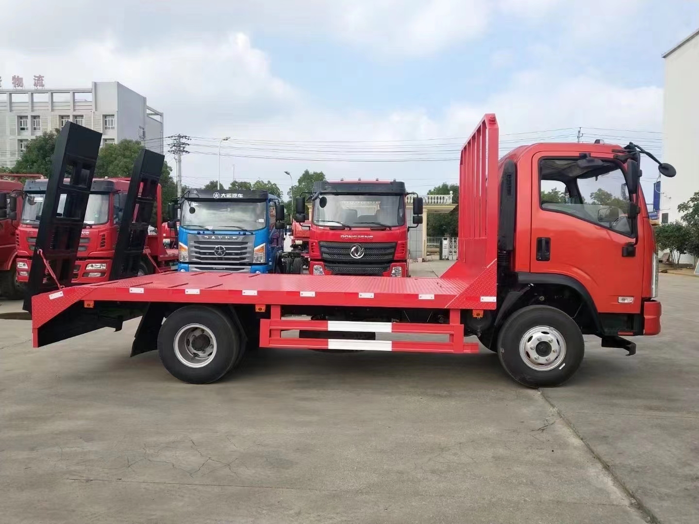 東風錦程隨車起重機8噸隨車吊三一吊機生產廠家