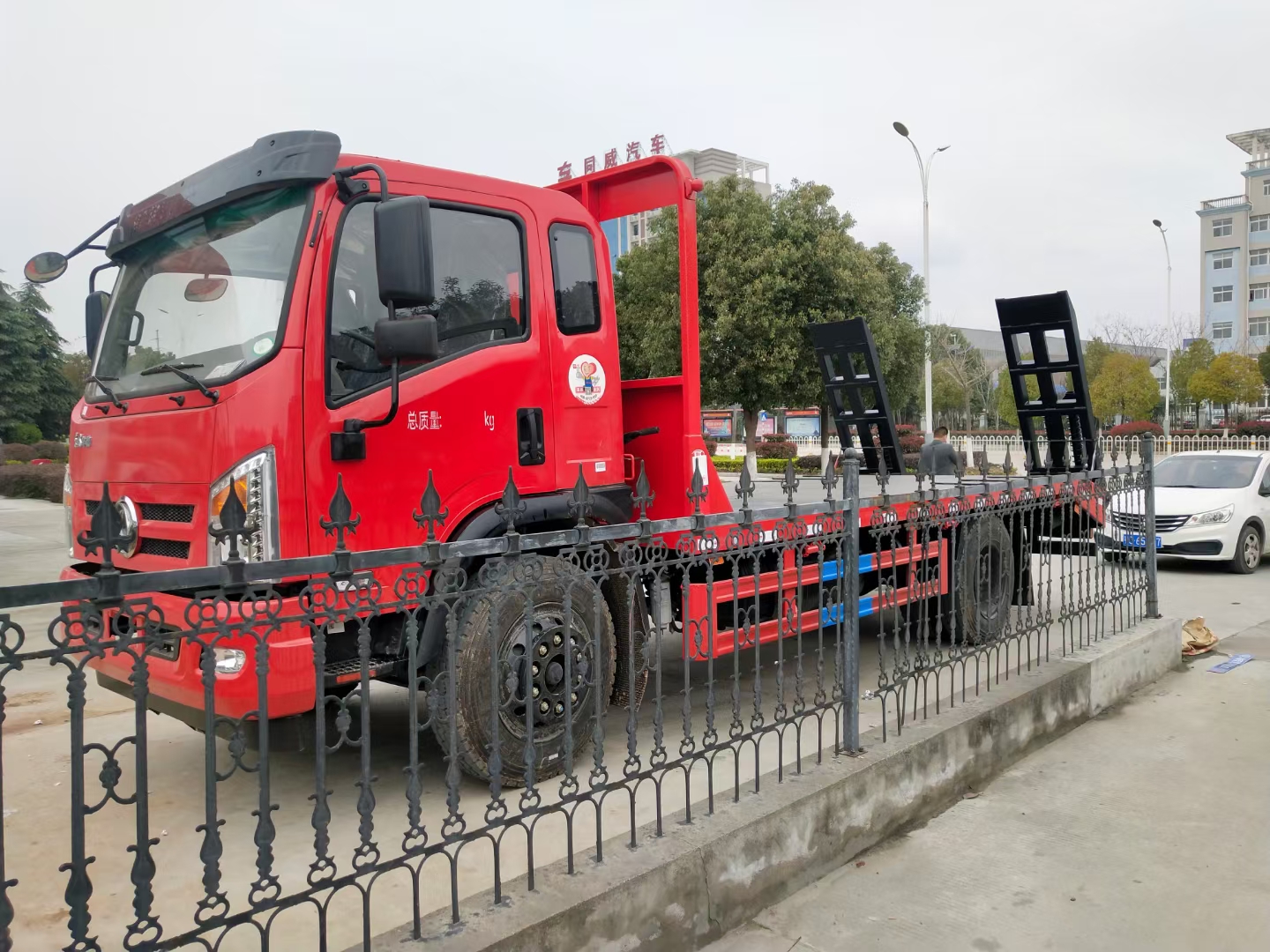 東風天龍隨車起重機16噸隨車吊程力吊機可分期