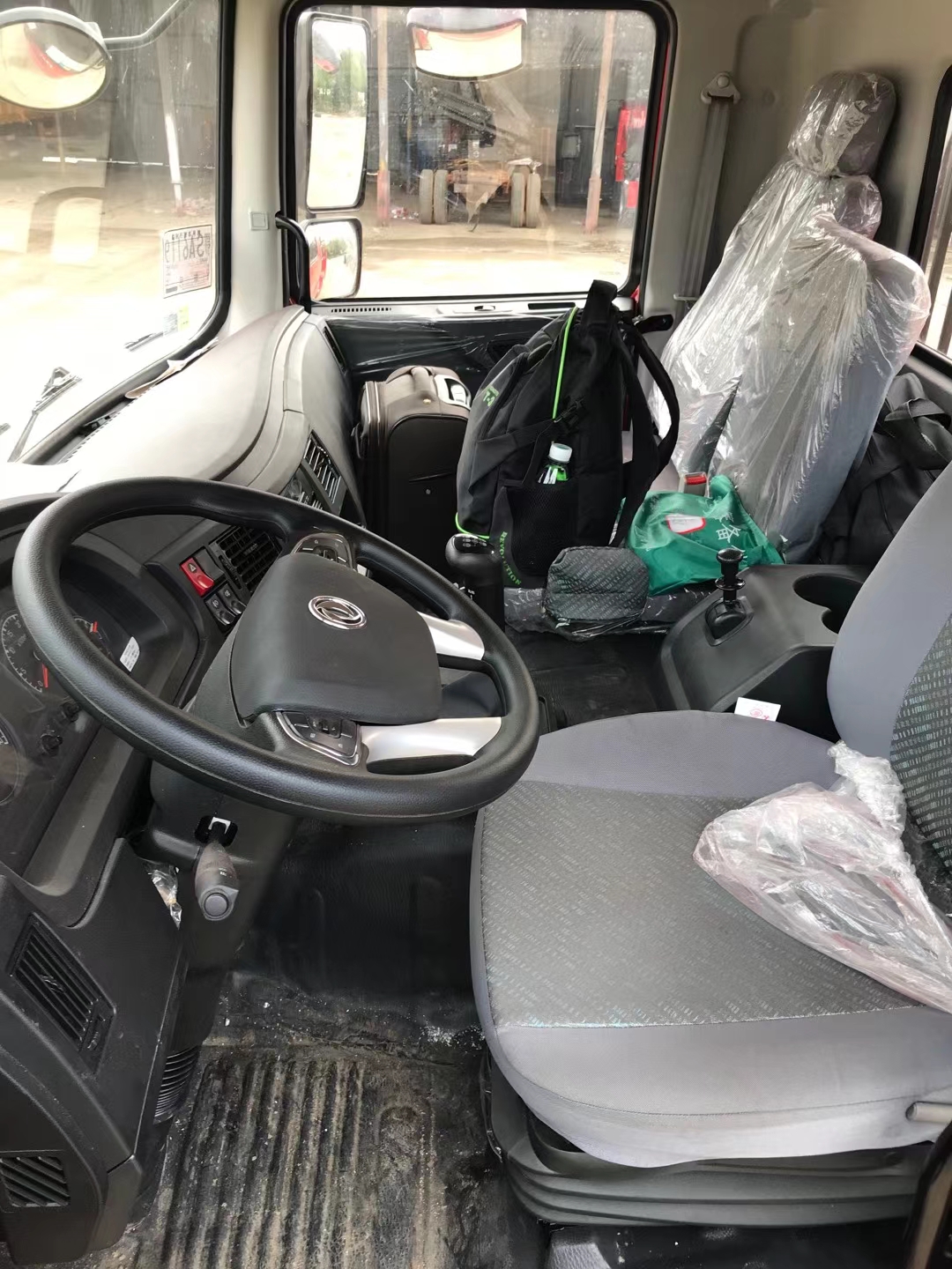 東風暢行D1隨車起重機12噸隨車吊徐工吊機生產廠家
