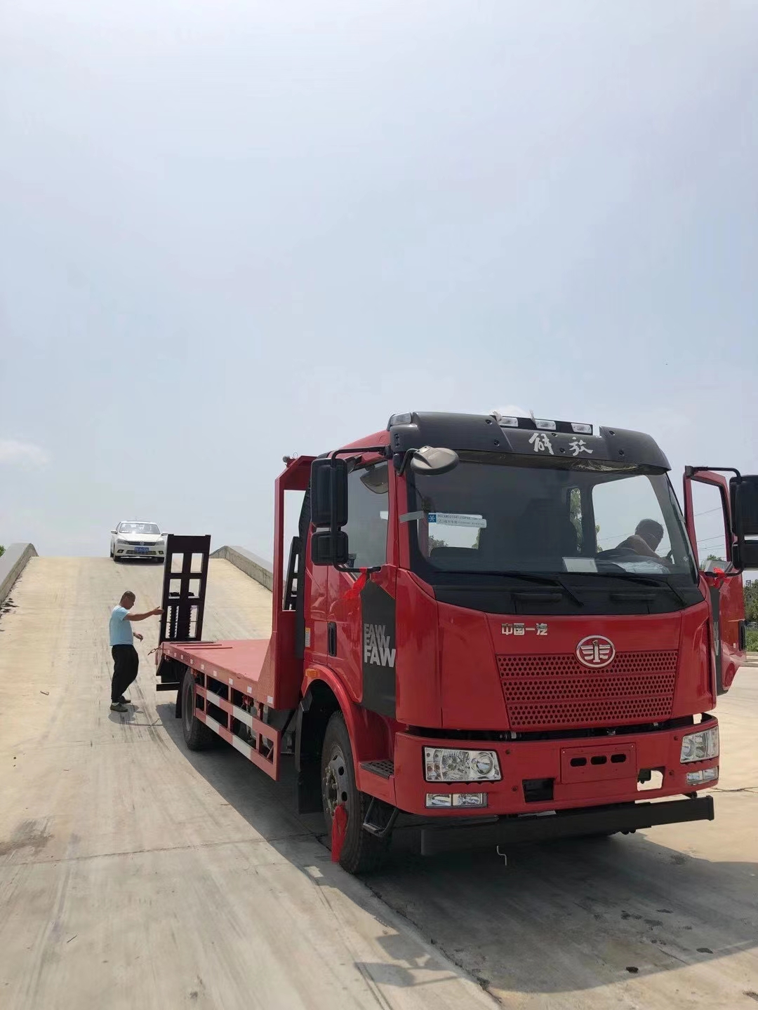 6.3噸隨車吊程力吊機東風隨車起重機生產廠家