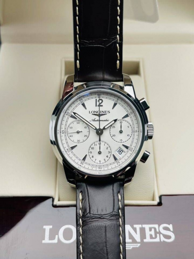 凌河区回收旧手表多少钱 卡地亚手表回收