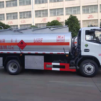 小萌加油国六东风8吨加油车