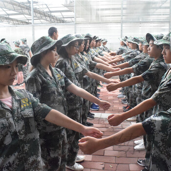 河南郑州练为战暑假军训夏令营与您携手关注孩子成长！