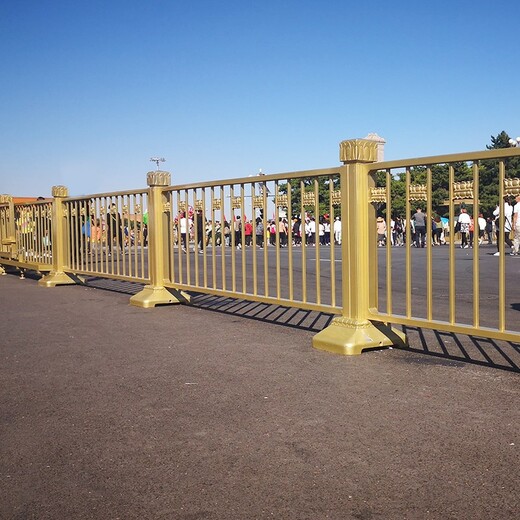 道路莲花护栏金色护栏安全隔离栏道路文化护栏定制金色护栏