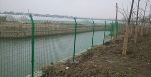 陕西双边丝护栏网铁丝网工地围网铁丝网围栏山地隔离围栏网图片0