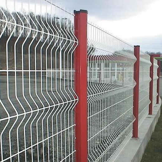 西安桃形立柱护栏网小区围栏网别墅隔离网三角折弯护栏户外围栏网
