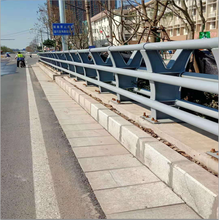 西安不銹鋼欄桿橋梁防撞護欄不銹鋼欄桿加工定制圖片