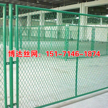襄陽(yáng)廠區(qū)內(nèi)外圍通用型鋼板網(wǎng)護(hù)欄（特殊規(guī)格定制）