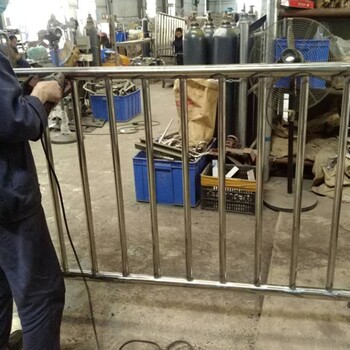 148、不锈钢材质铁马护栏一般是多少数量可以批发？